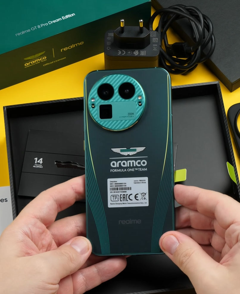 ВИДЕО: распаковка Realme GT8 Pro Dream Edition – мечта кастомизатора
