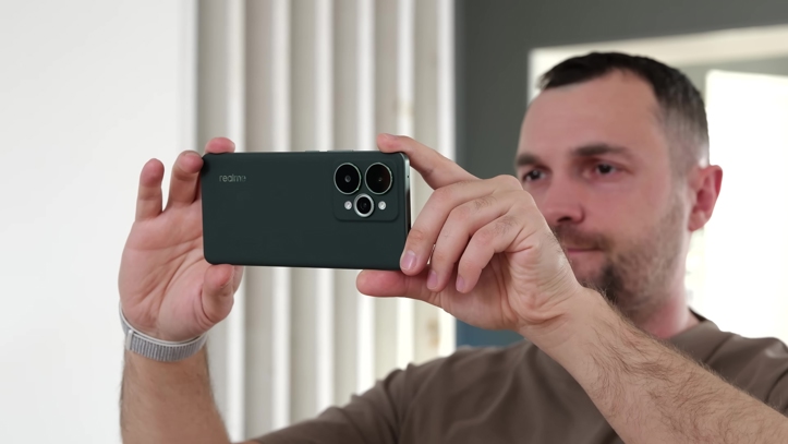 Обзор Realme 15 Pro: теперь на Snapdragon 7 Gen 4