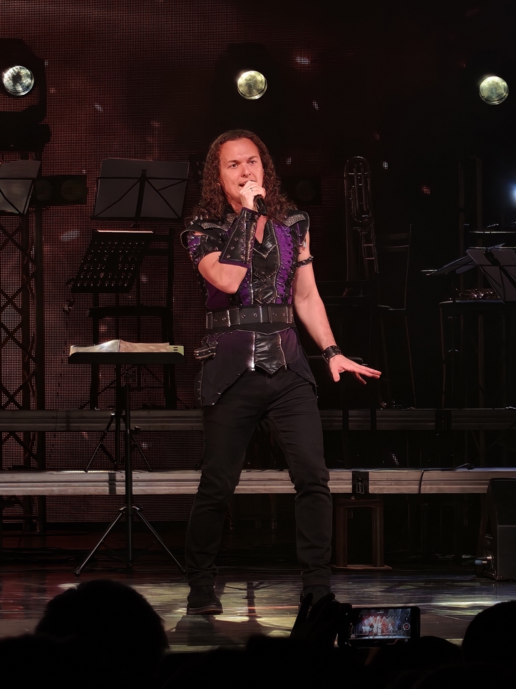 Обзор iQOO 15: смартфон — это лава!