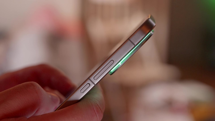 Обзор iQOO 15: смартфон — это лава!