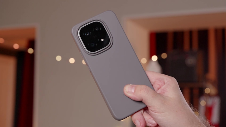 Обзор iQOO 15: смартфон — это лава!