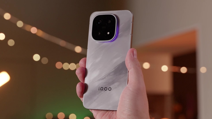 Обзор iQOO 15: смартфон — это лава!