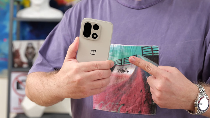 Видеотизер и все расцветки Realme 16 Pro+ на официальных постерах