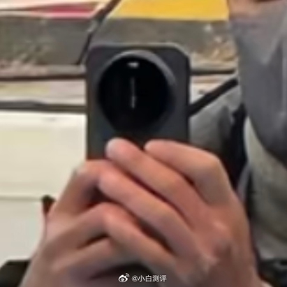 Xiaomi 17 Ultra снова замечен на улицах Китая (видео)