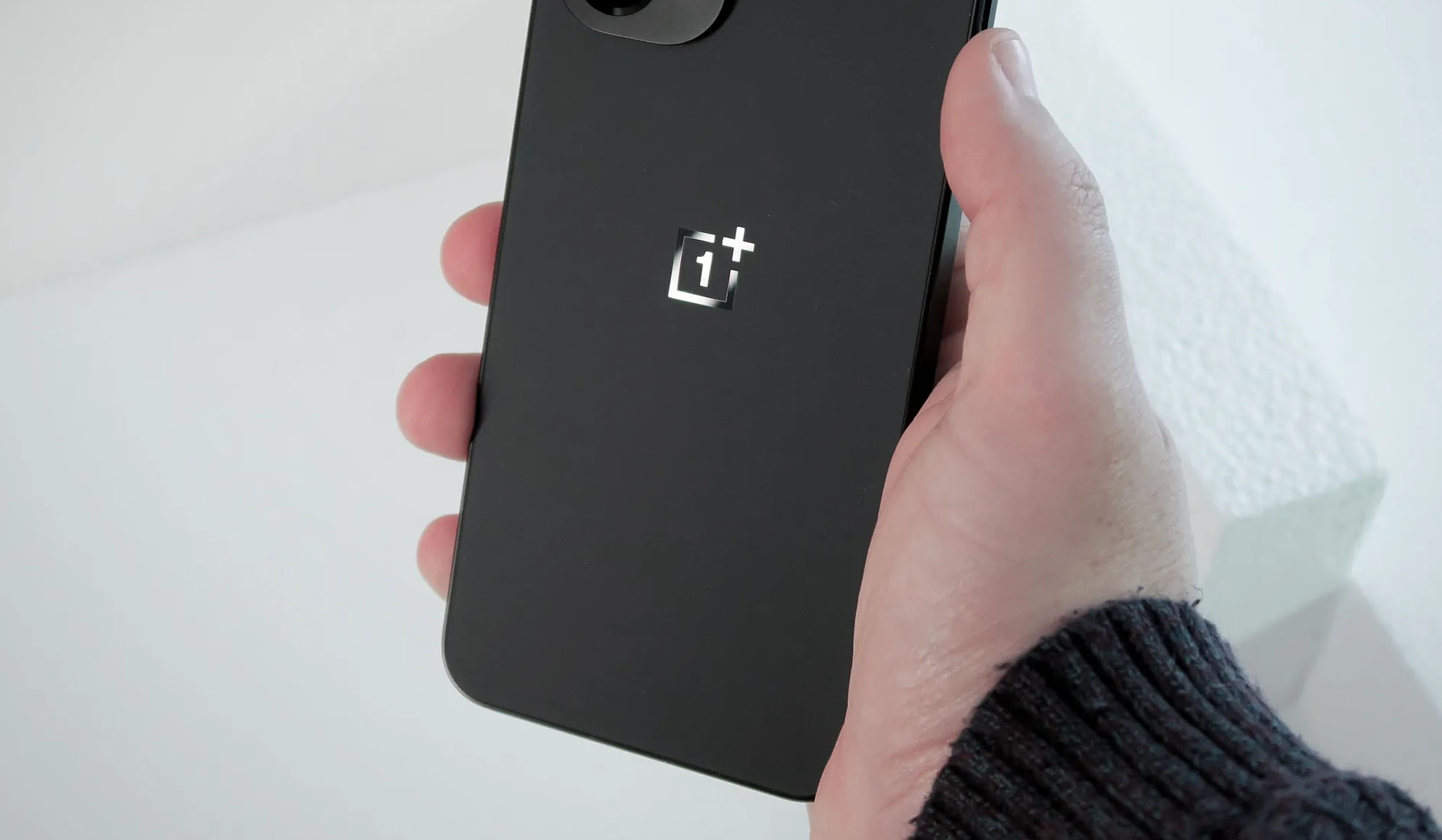 Начинка и расцветки OnePlus Turbo и Turbo V раскрыты надёжным источником