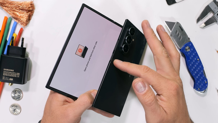 Samsung Galaxy Z TriFold погиб в ходе жестоких тестах на прочность