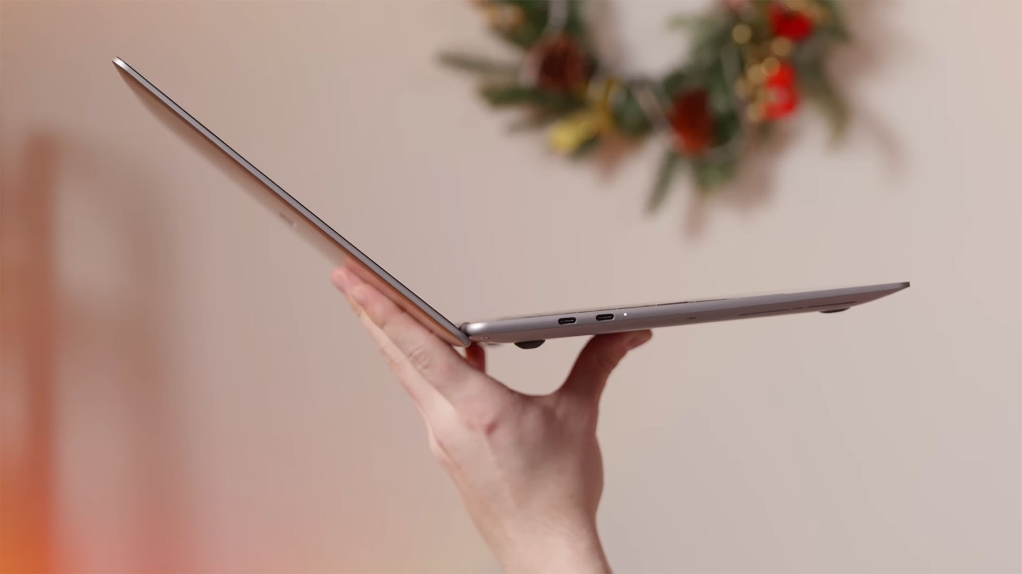 ВИДЕО: обзор Tecno MegaBook S14 – самый лёгкий в России, в металле и с OLED