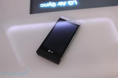Фото и видео LG Mini (GD880) с выставки MWC 2010