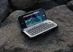 CASIO G'zOne Brigade: защищенная раскладушка с QWERTY