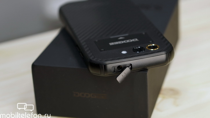  Doogee S30: Caterpillar Cat S60  