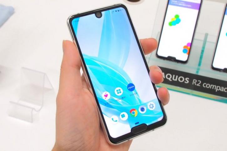 Sharp   Aquos R2 Compact    