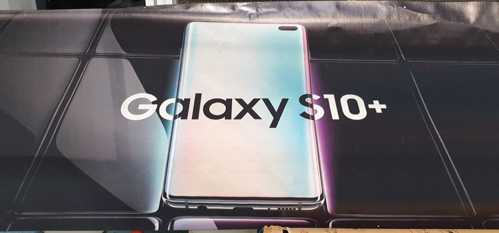  Samsung Galaxy S10+    