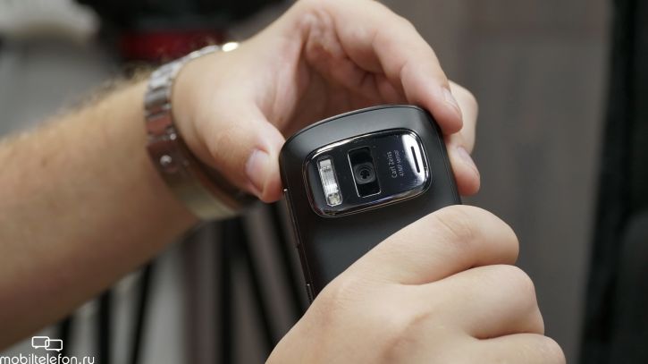  Nokia 808 PureView   