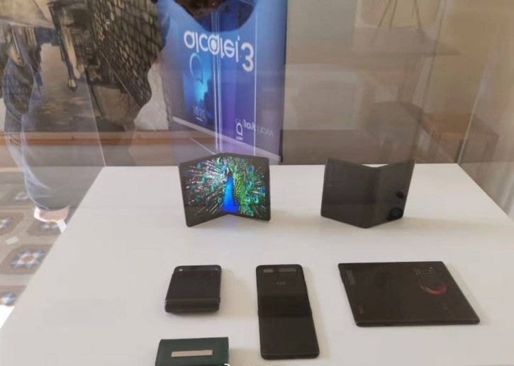 TCL (Alcatel) покажет прототипы гибких смартфонов на MWC 2019