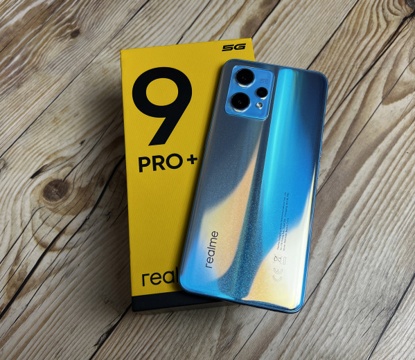 Официальное видео, постеры и живые фото Realme 9 Pro+ в цвете хамелеон