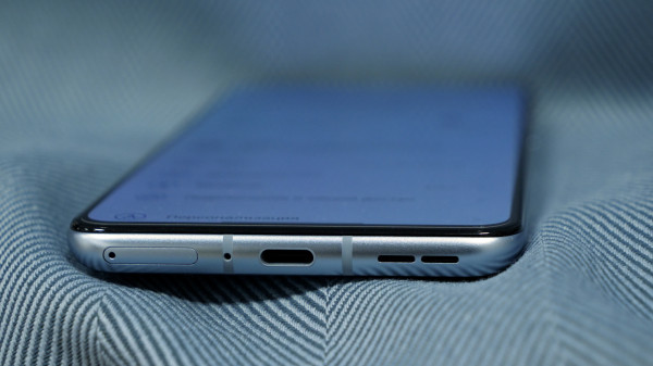   OnePlus 9RT:  Snapdragon 888