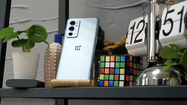   OnePlus 9RT:  Snapdragon 888