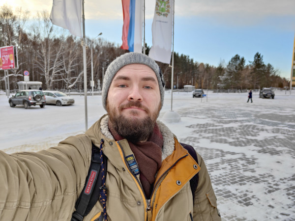   OnePlus 9RT:  Snapdragon 888