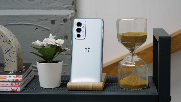   OnePlus 9RT:  Snapdragon 888