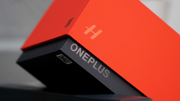  OnePlus 10 Pro:   