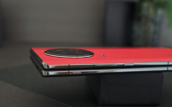 Vivo X Fold 3        : 