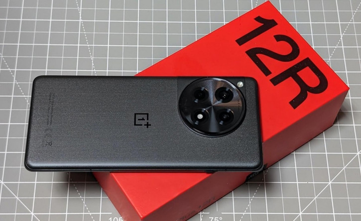 OnePlus 12R получает первое обновление ПО с улучшениями камер
