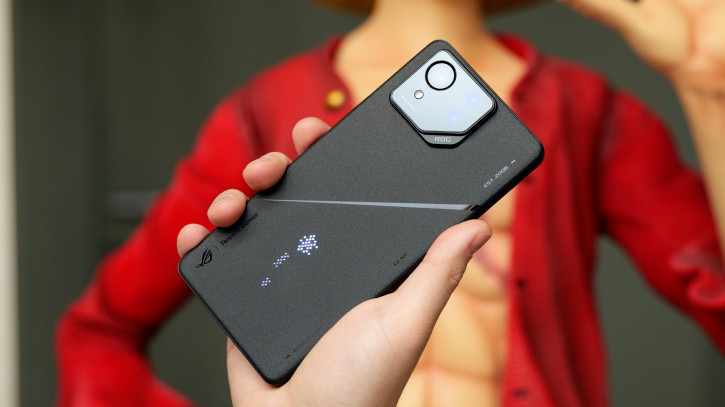 ВИДЕО: обзор ASUS ROG Phone 8 Pro - игрофон-камерофон?