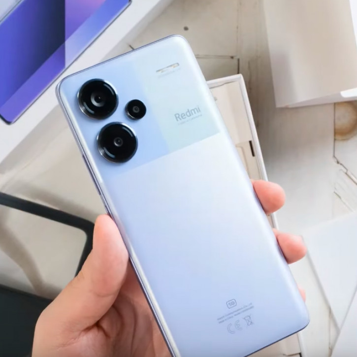 ВИДЕО: распаковка Xiaomi Redmi Note 13 Pro+ для России