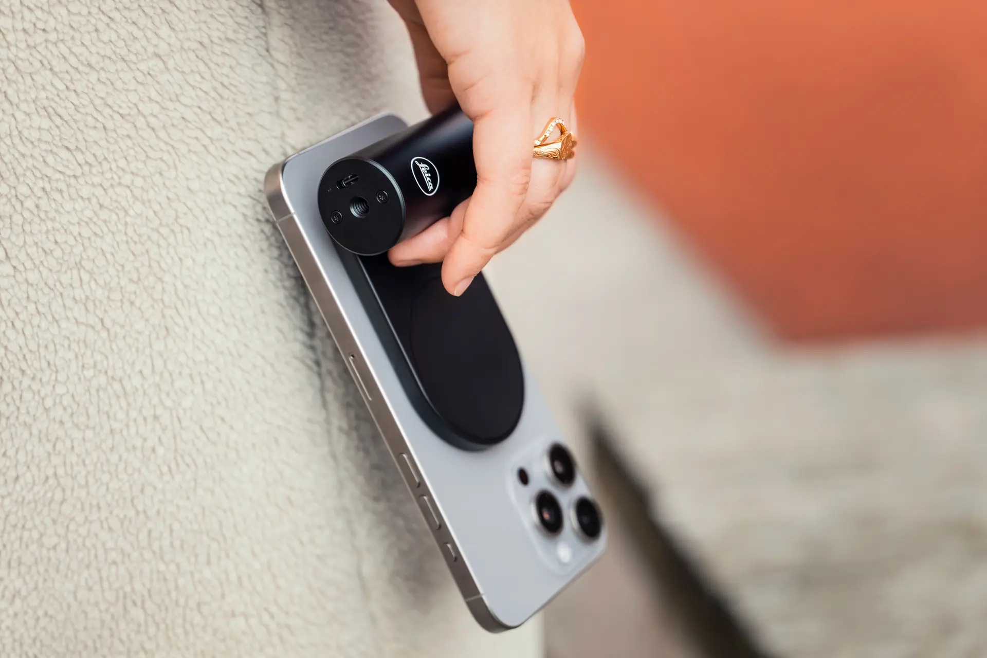  Leica LUX Grip: -  iPhone    
