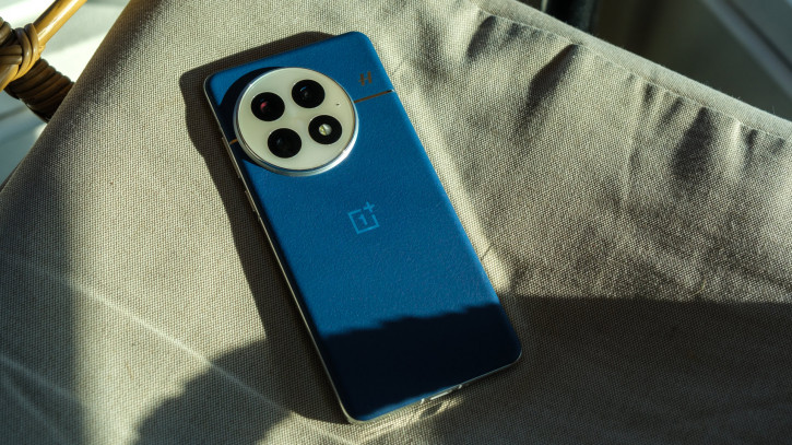 OnePlus 13T   :    2025    