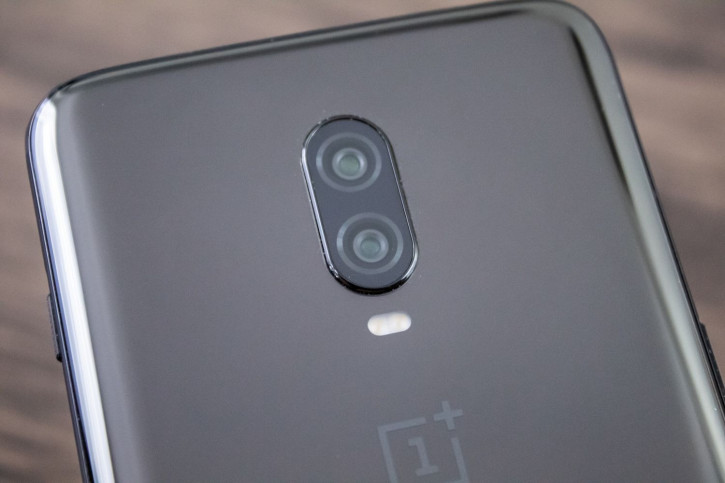    OnePlus 13T (13 mini): Apple  ?