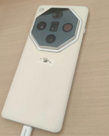  OPPO Find X7 Ultra     Find X8 Ultra