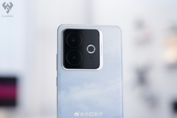 Realme GT 7 Pro Racing Edition      