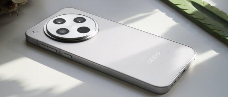   OPPO Find X8 mini     