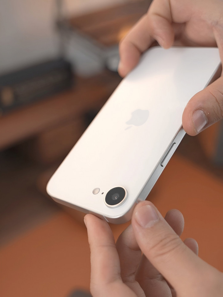 iPhone 16E (SE 4)   -,    