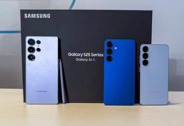  Samsung Galaxy S25      