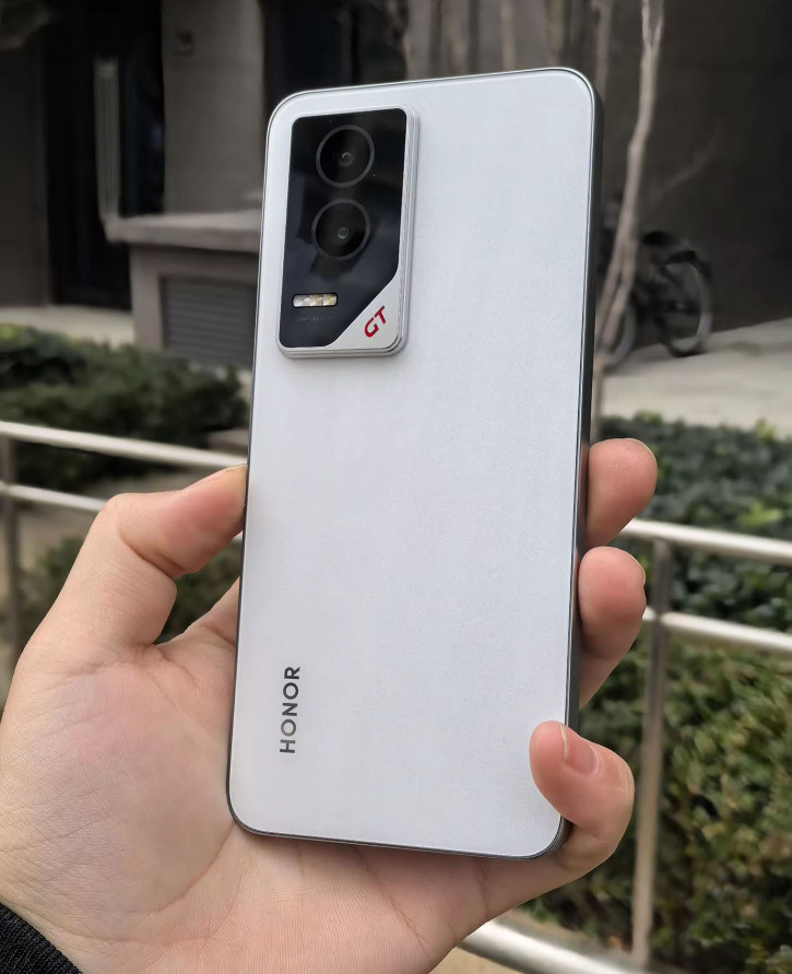 Honor GT Pro     Snapdragon 8 Elite?
