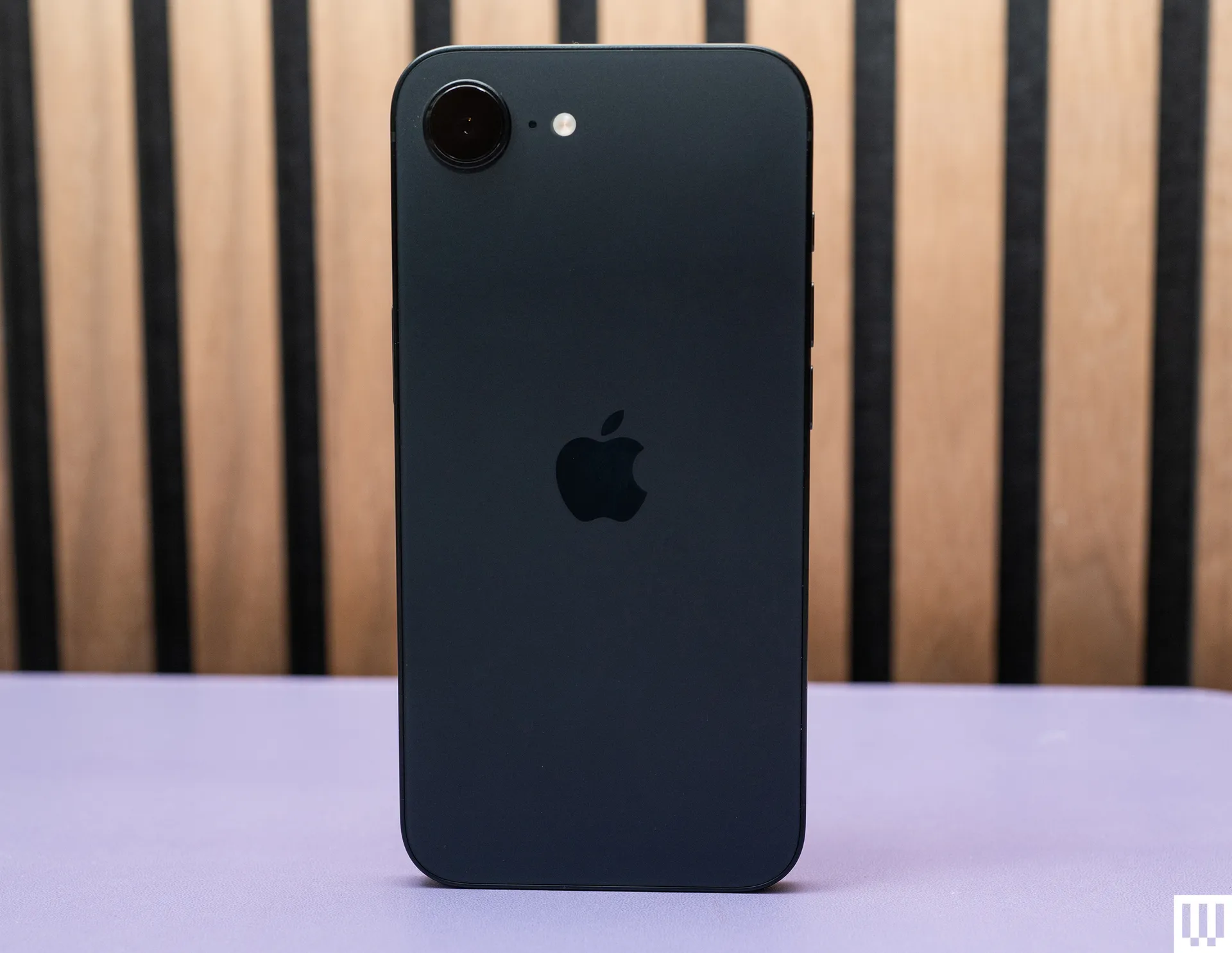 iPhone 16e         