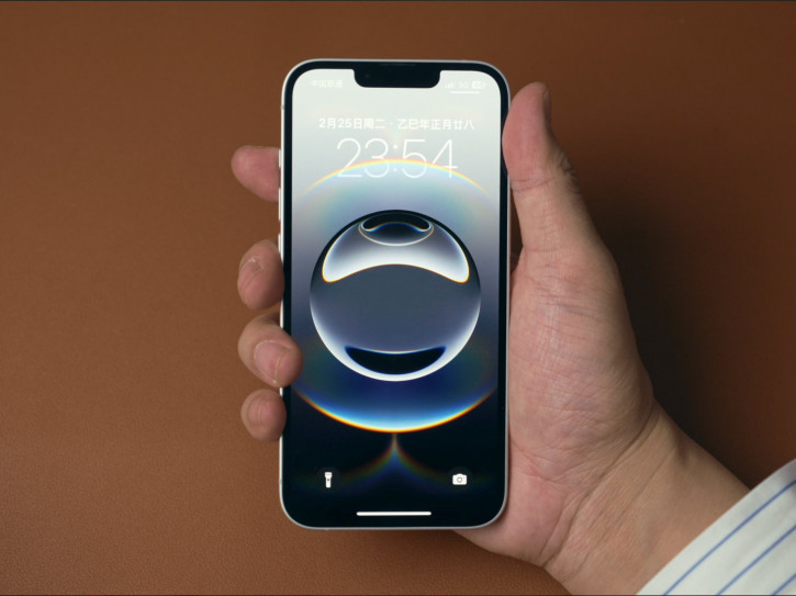 iPhone 16e         