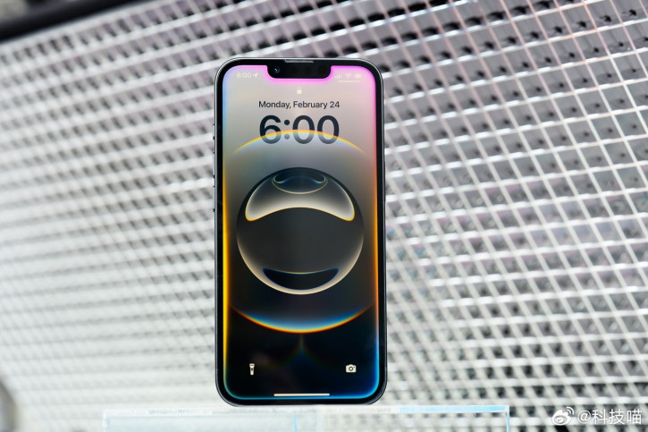 iPhone 16e         