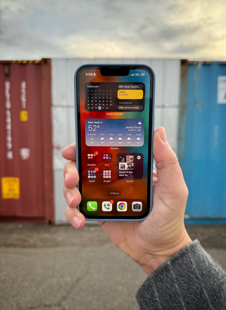 iPhone 16e         