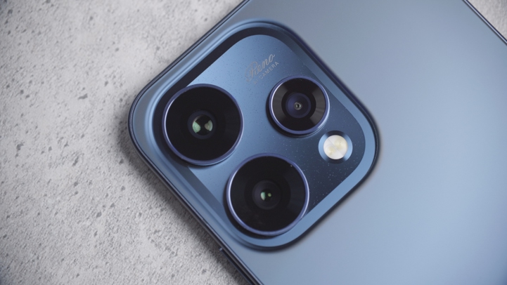 Обзор OPPO Reno15 5G: смартфон, который вернет вас в начало 2000-х