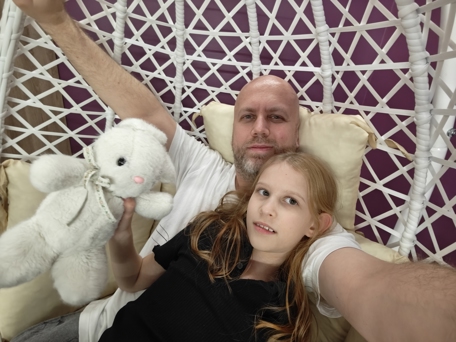 Обзор OPPO Reno15 5G: смартфон, который вернет вас в начало 2000-х