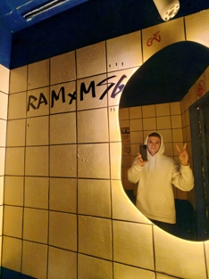 Обзор OPPO Reno15 5G: смартфон, который вернет вас в начало 2000-х