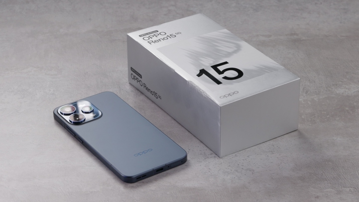 Обзор OPPO Reno15 5G: смартфон, который вернет вас в начало 2000-х