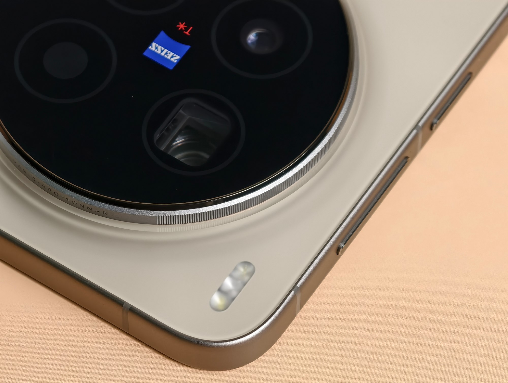 Vivo X300 Max замечен в базе регулятора: что за зверь?