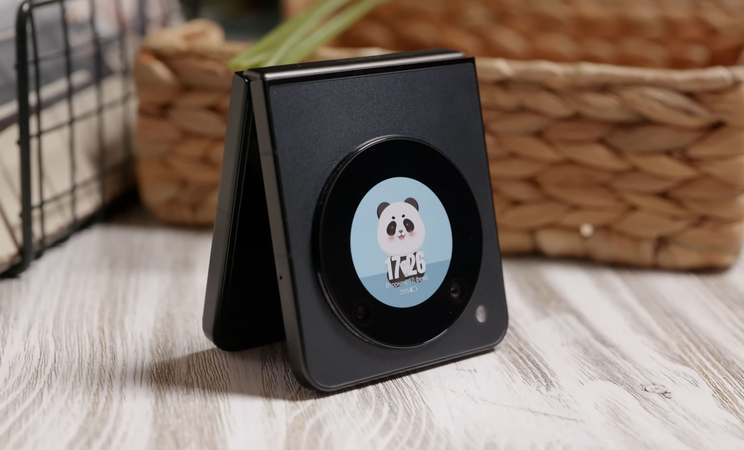 ВИДЕО: обзор Nubia Flip – вход в мир раскладушек за копейки?