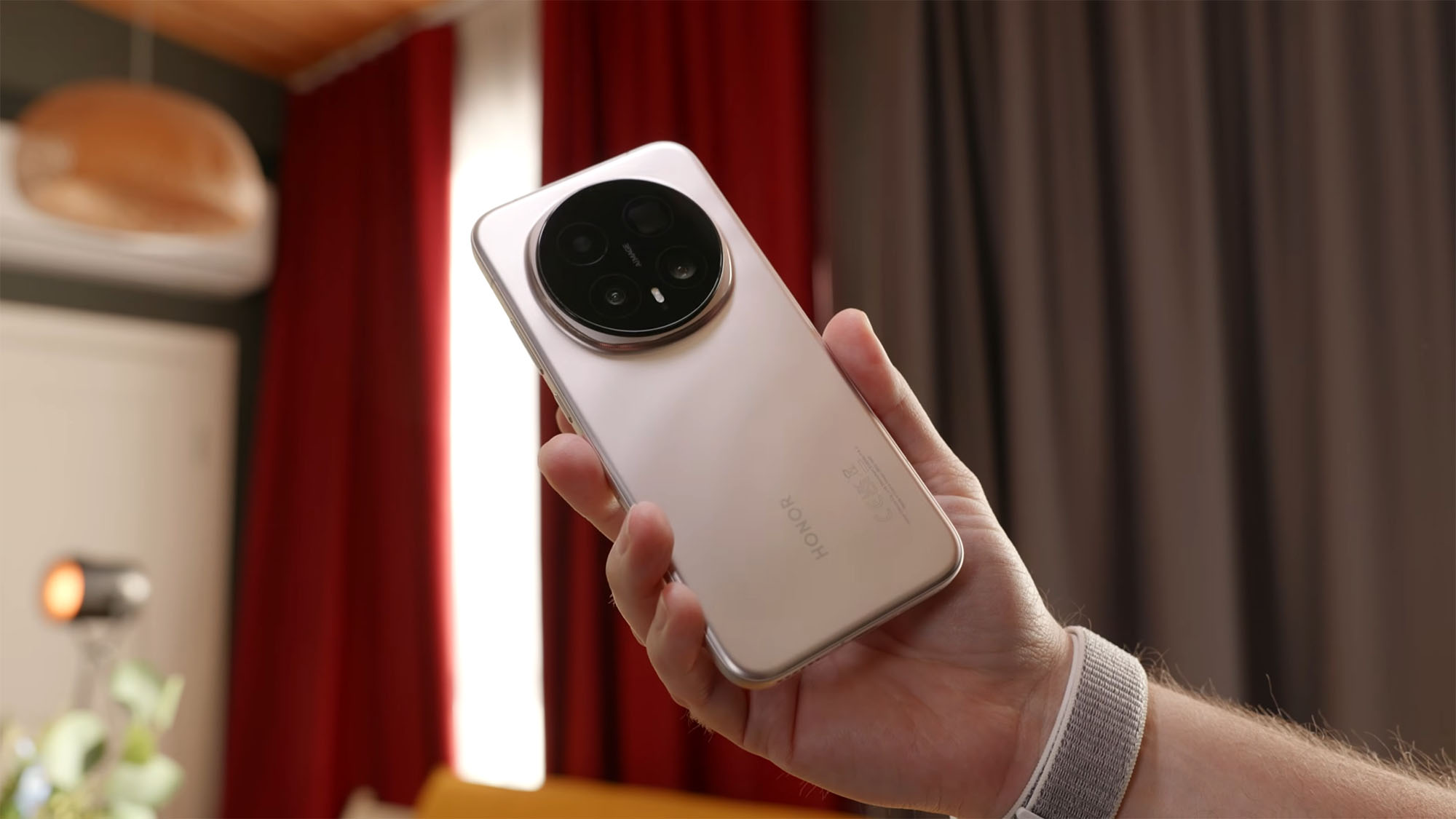 ВИДЕО: обзор Honor Magic 8 Pro – самый недооценённый флагман?