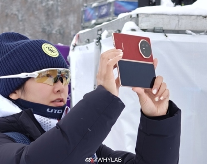 Honor Magic V6 замечен на Олимпиаде и показался на официальных тизерах