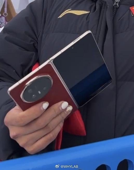 Honor Magic V6 замечен на Олимпиаде и показался на официальных тизерах